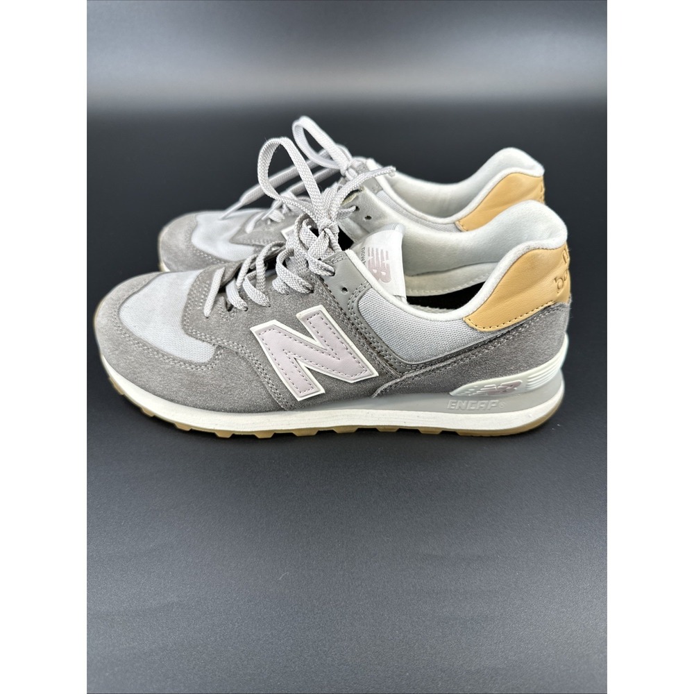 New Balance Women's 574 Essential Sneaker Gray/Pink Size 9